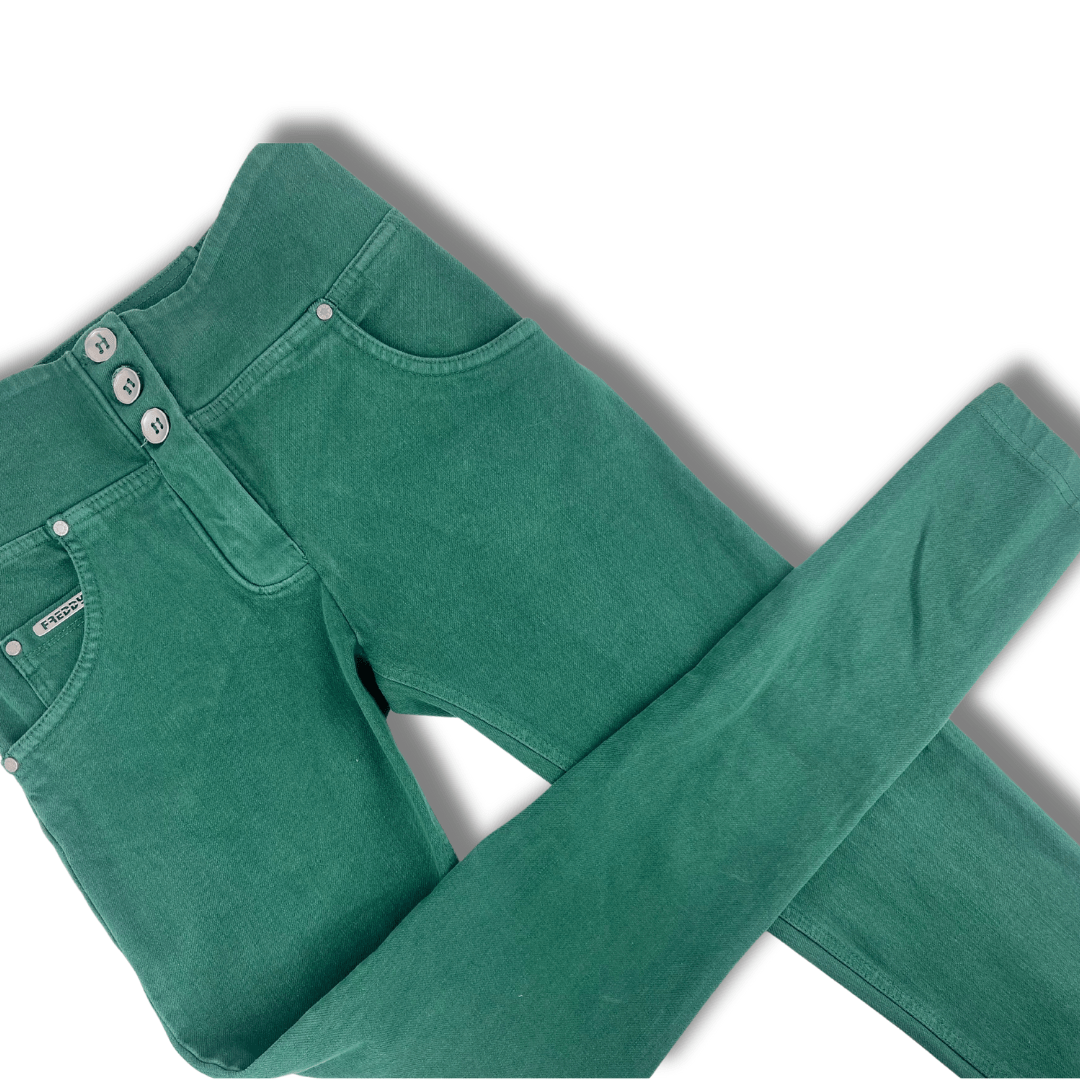 Freddy WR.UP® medium waist push up trousers in garment-dyed shuttle-woven fabric